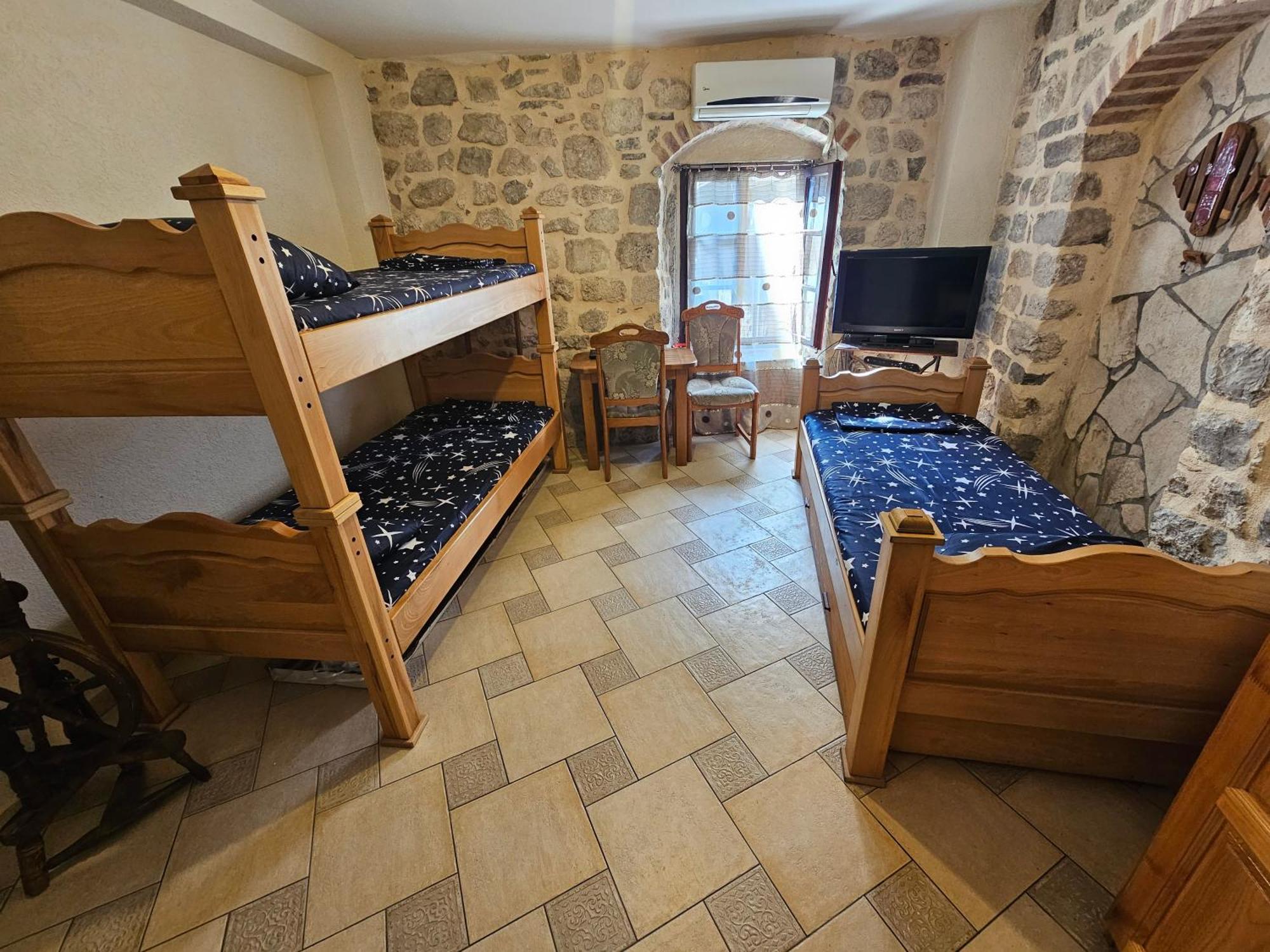 Guest House Sljuka Kotor Ngoại thất bức ảnh