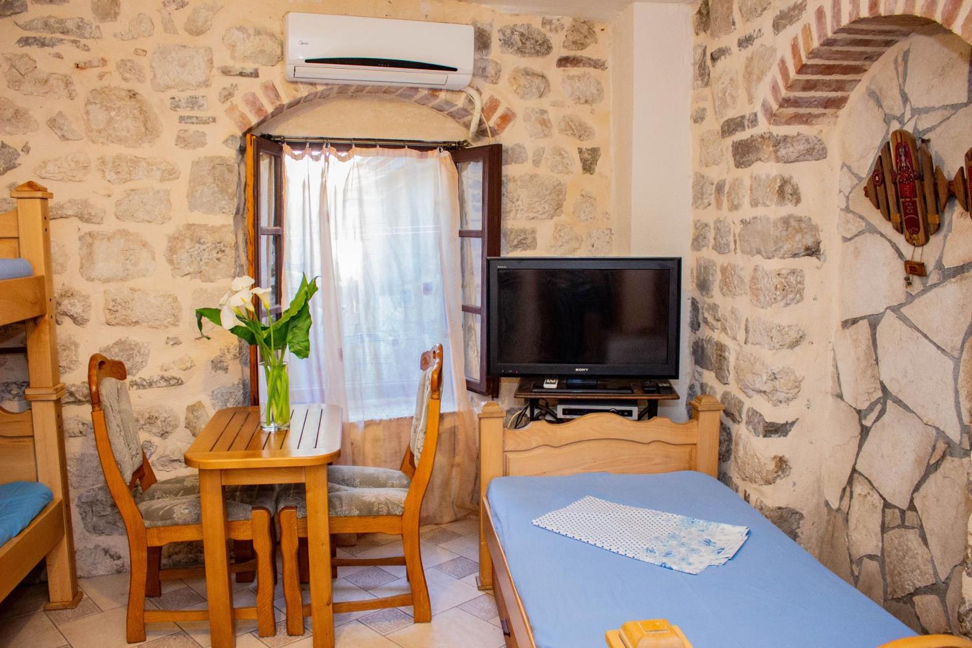 Guest House Sljuka Kotor Ngoại thất bức ảnh